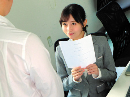 禁断の関係から5年ぶりの再会！元女教師と朝まで何度も中出し｜チャプター1サンプル画像