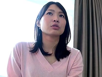 若妻から熟妻まで☆恥じらいつつも妖艶に乱れる人妻たち｜サンプル1