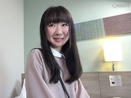 素人娘をホテルに誘いカチカチの肉棒をマ○コに擦り付けると…｜サンプル1