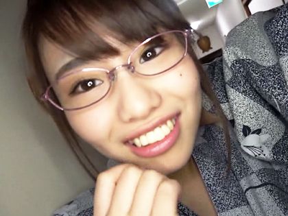 「気持ち良すぎるからダメッ」大量潮吹きメガネJKと中出し旅行｜サンプル1