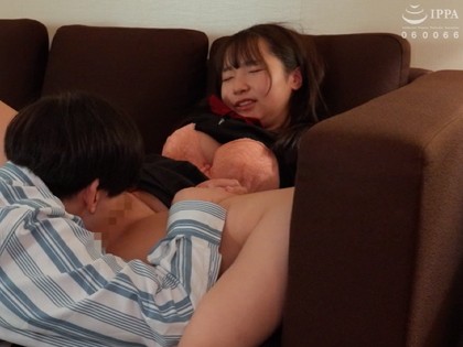 ムチムチ爆乳の素朴な女の子とセーラー服でハメ撮りえっち♪｜サンプル画像2