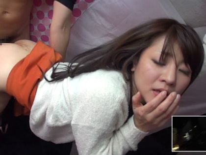 寝取りナンパ 旦那を近くで待たせてる間に中出し｜サンプル6