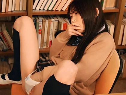 地味な図書委員はエロに興味津々！特別な関係になって中出しSEX｜チャプター1サンプル画像