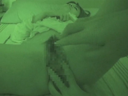 禁断の兄妹相姦！寝てる妹を夜這いして中出し｜サンプル2