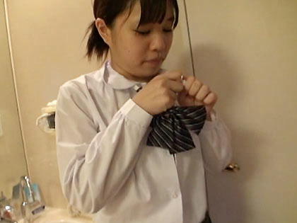 洋服代ほしさにハメ撮りOKする女子校生｜サンプル1