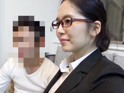 AV会社のOLたちが初監督…のハズが自分が出演するハメに!?｜チャプター2サンプル画像