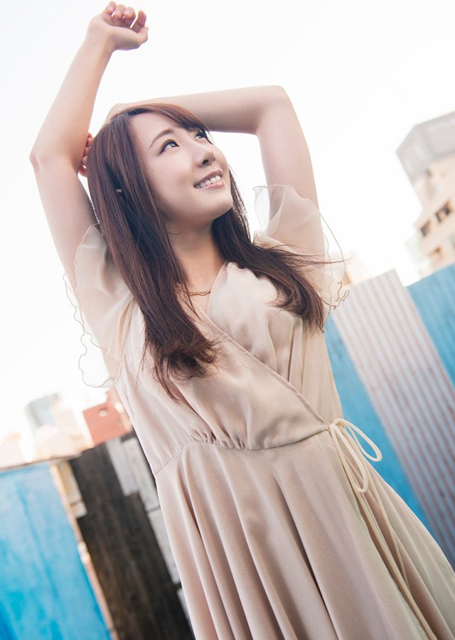 五十嵐清華写真集『スマイルフラワー』｜サンプル7