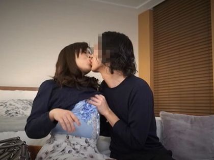 息子に迫られてカラダを許す母　近親相姦＆ナマSEX｜サンプル1