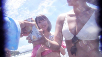 海ナンパ♪ちっぱい女子とビキニ姿でSEX｜サンプル画像1