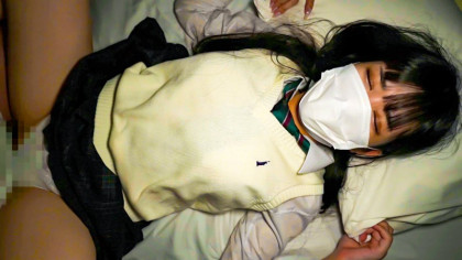 色白娘とハメ撮り♪学生時代の制服を着てコスプレえっち｜サンプル画像3