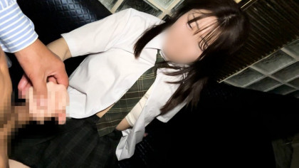 初めてなのに2連続ナマ中出し！19歳控えめ女子の処女喪失映像｜サンプル画像2