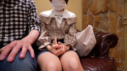 147cmでショートカット！幼げな少女が保護者公認で生ハメSEX｜サンプル画像1