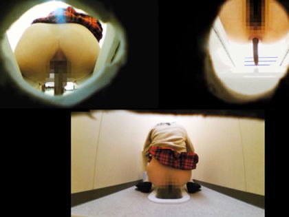 トイレ盗撮ビデオに映っていたJK達のオナニー・放尿・脱糞｜サンプル4