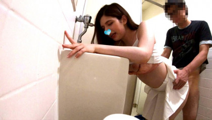 無許可で膣内射精！ハーフ娘を公衆トイレとヤリ部屋で███｜サンプル画像2