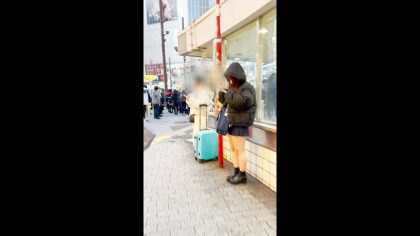 爆乳デカ尻パイパンJK☆肉感ボディを揺らすピストンで中出し！｜サンプル画像1