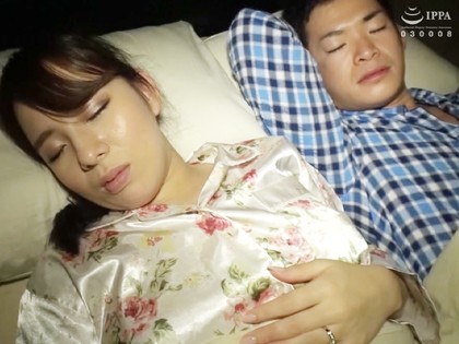 妹＆弟の嫁たちを夜這い 隣で家族が寝ていても好き勝手に中出し｜サンプル1