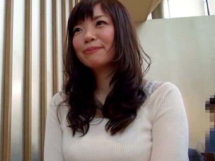 32歳のパイパンGカップ人妻｜チャプター1/サンプル1