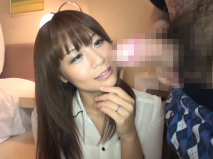 勃起チ○ポが目の前に！人妻達は我慢できない｜サンプル2