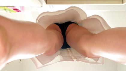 中出し███されながらガシマンで潮吹いちゃう美容部員｜サンプル画像2