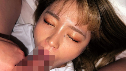 巨乳娘を睡█！眠っていても反応するカラダを生ハメ｜サンプル画像4