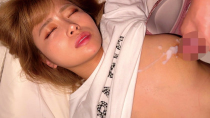 巨乳娘を睡█！眠っていても反応するカラダを生ハメ｜サンプル画像5