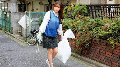 巨乳JDの手コキで即暴発！性欲有り余る童貞クンは合計3発射☆｜サンプル画像1