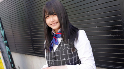大人しい黒髪巨乳娘は流されて童貞卒業をお手伝い!?｜サンプル画像1