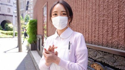 休憩時間を忘れて童貞君を爆乳で優しく包み込むエステティシャン｜サンプル画像1