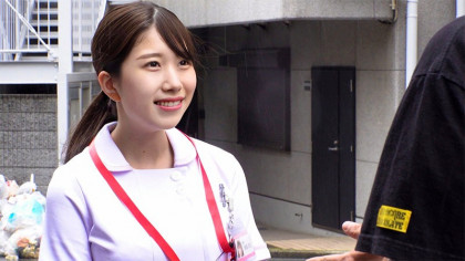 手・口・膣内で合計7発！巨乳ナースが早漏絶倫男子のお悩み解消｜サンプル画像1