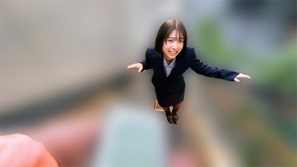 おもちゃの振動で街中絶頂！発情スイッチが入ったOLの暴走エッチ｜サンプル画像2