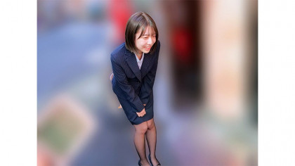 おもちゃの振動で街中絶頂！発情スイッチが入ったOLの暴走エッチ｜サンプル画像3