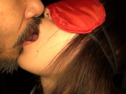 大胆中出し！有名企業で働く素人淫乱娘をイタダキます｜サンプル3