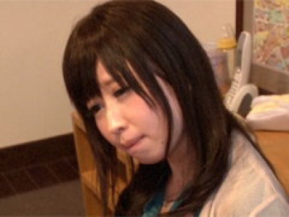 白い肌の若奥様!え?夫と一緒にAV出演!?｜サンプル3