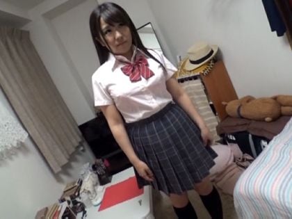 「学生時代の制服を見せて♪」素人娘のお宅でセーラー服SEX｜サンプル2