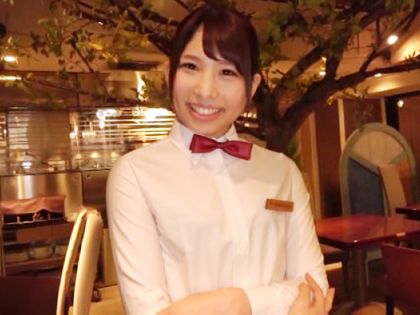 カフェ店員やウェイトレス♪シロウト看板娘を謝礼で釣ってSEX｜サンプル1