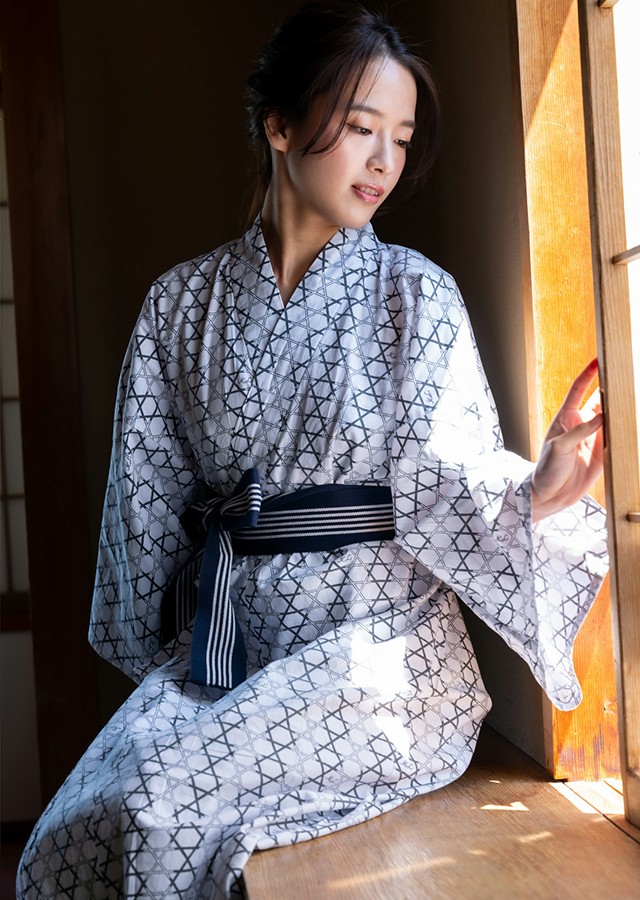 見つめあい 向井藍【ヌード写真集】｜サンプル3