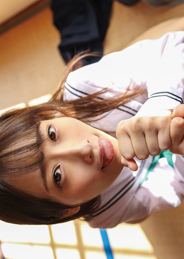 幼な少女 天然美月【ヌード写真集】｜サンプル2