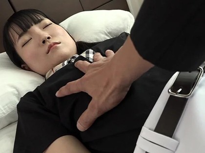 ██療法でスレンダーなカラダをヤリたい放題ハメまくる！｜サンプル画像3