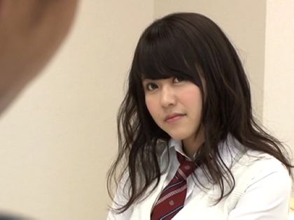 「子供扱いしないで！」大好きな先生を誘惑して押し倒すJKたち｜サンプル1