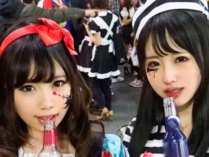 渋谷でハロウィンナンパ♪酔った仮装娘9人とお祭りさわぎ｜サンプル1