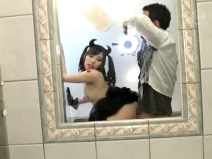 渋谷でハロウィンナンパ♪酔った仮装娘9人とお祭りさわぎ｜サンプル3