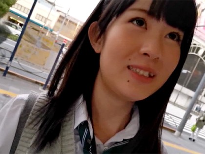 制服のまんま性交☆4人のJKとのハメ撮り動画｜サンプル1
