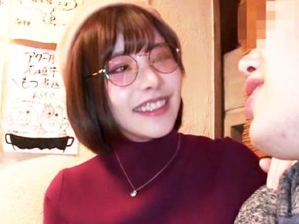 淫乱な令嬢奥さまがAVに応募☆居酒屋でフェラ＆複数プレイ｜サンプル1