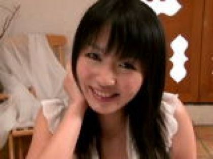 笑顔の可愛い美少女のドキドキ初AV撮影/まりか｜サンプル画像1