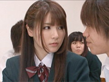 オムツ少女!男を見るだけで大失禁!｜サンプル1