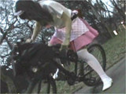 アクメ自転車がイクッ!!/大沢佑香＆浜崎りお＆赤西涼｜チャプター2サンプル画像