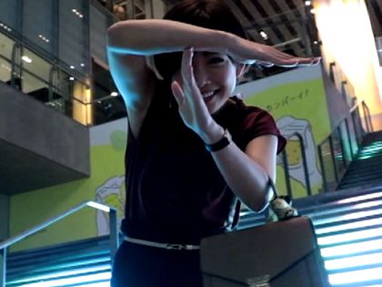 髪を切った彼女と大人デートエッチ/紗倉まな｜サンプル1