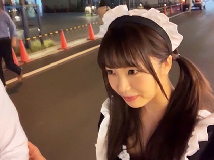 こんなところにAV女優!?街中でファンに気づかれたらSEX交渉｜サンプル1