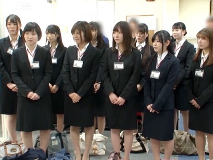 SOD女子社員12人が素人クン達を抜きまくるバスツアー♪｜サンプル1