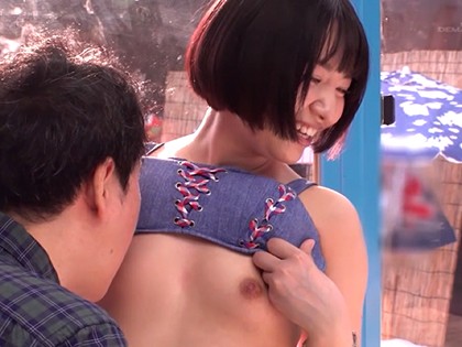 童貞クンは…実はAV男優！騙されて激ピストンに絶頂するビキニ娘｜サンプル2